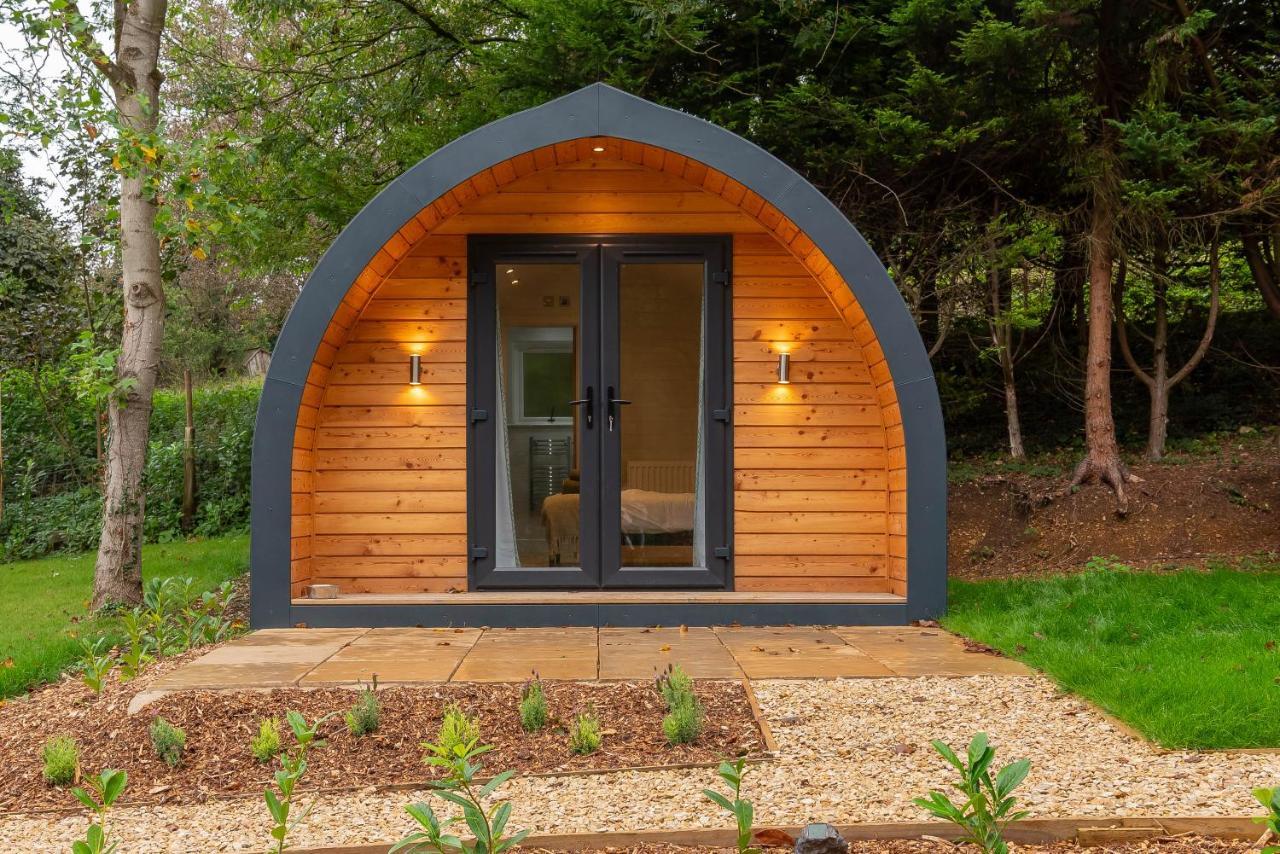 The Plough Inn Cabins Ramsden المظهر الخارجي الصورة