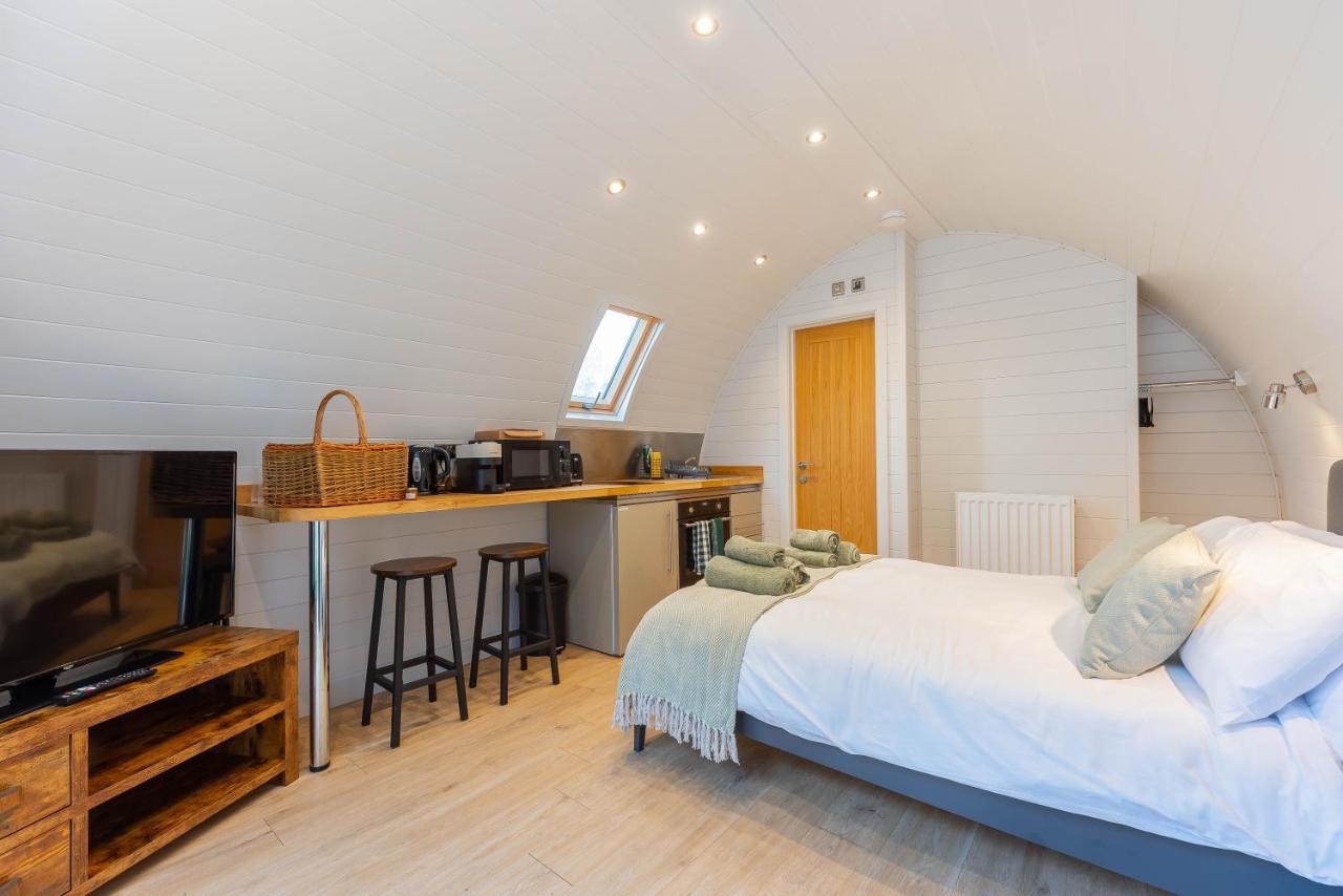 The Plough Inn Cabins Ramsden المظهر الخارجي الصورة