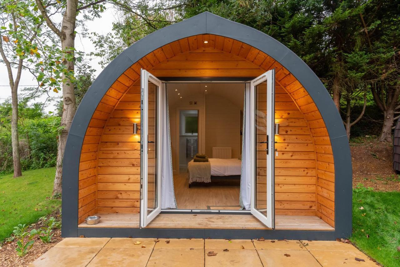 The Plough Inn Cabins Ramsden المظهر الخارجي الصورة