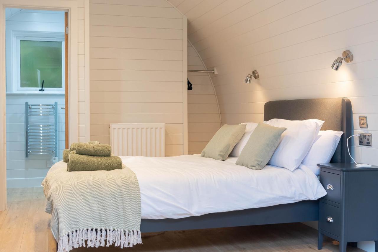 The Plough Inn Cabins Ramsden المظهر الخارجي الصورة