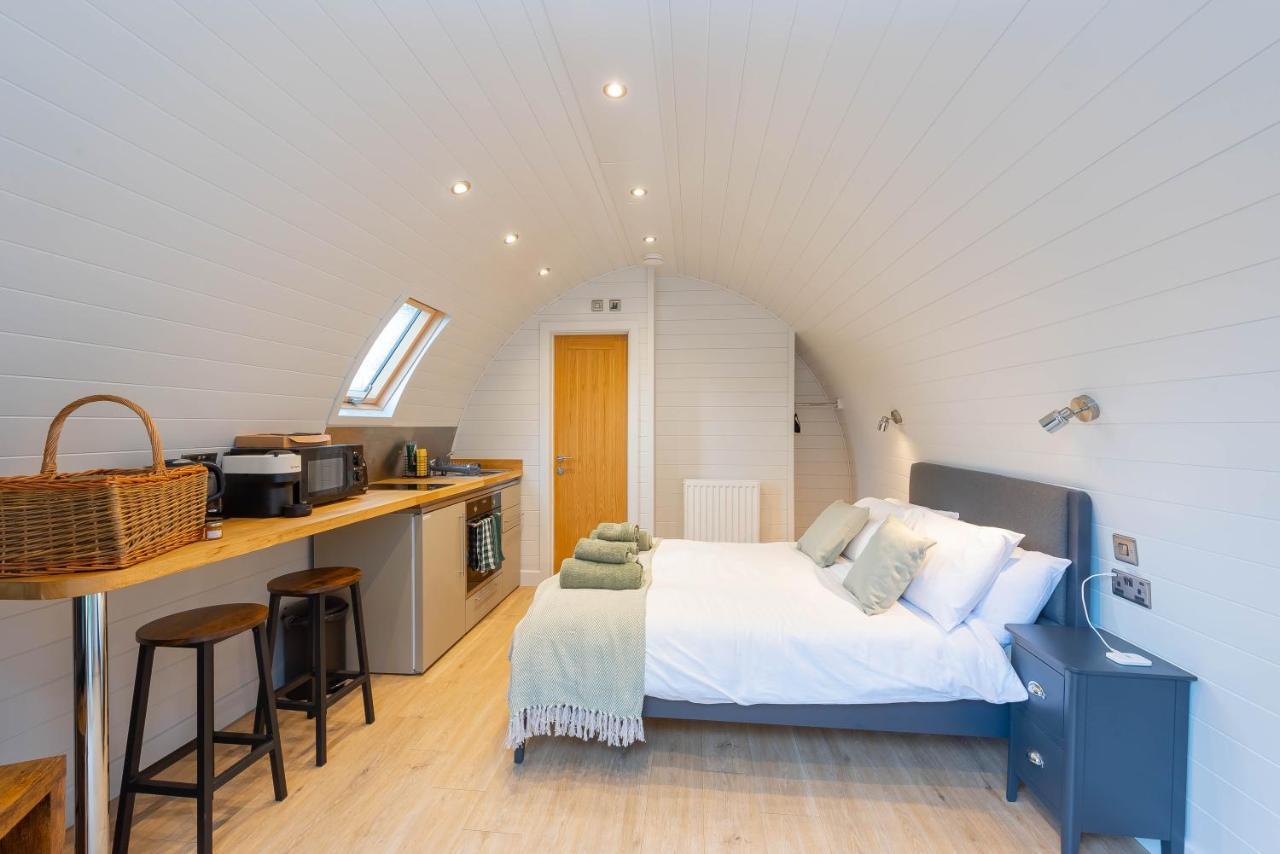 The Plough Inn Cabins Ramsden المظهر الخارجي الصورة